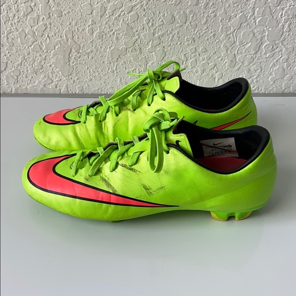 poshmark soccer cleats